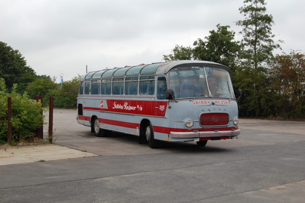 Setra S11